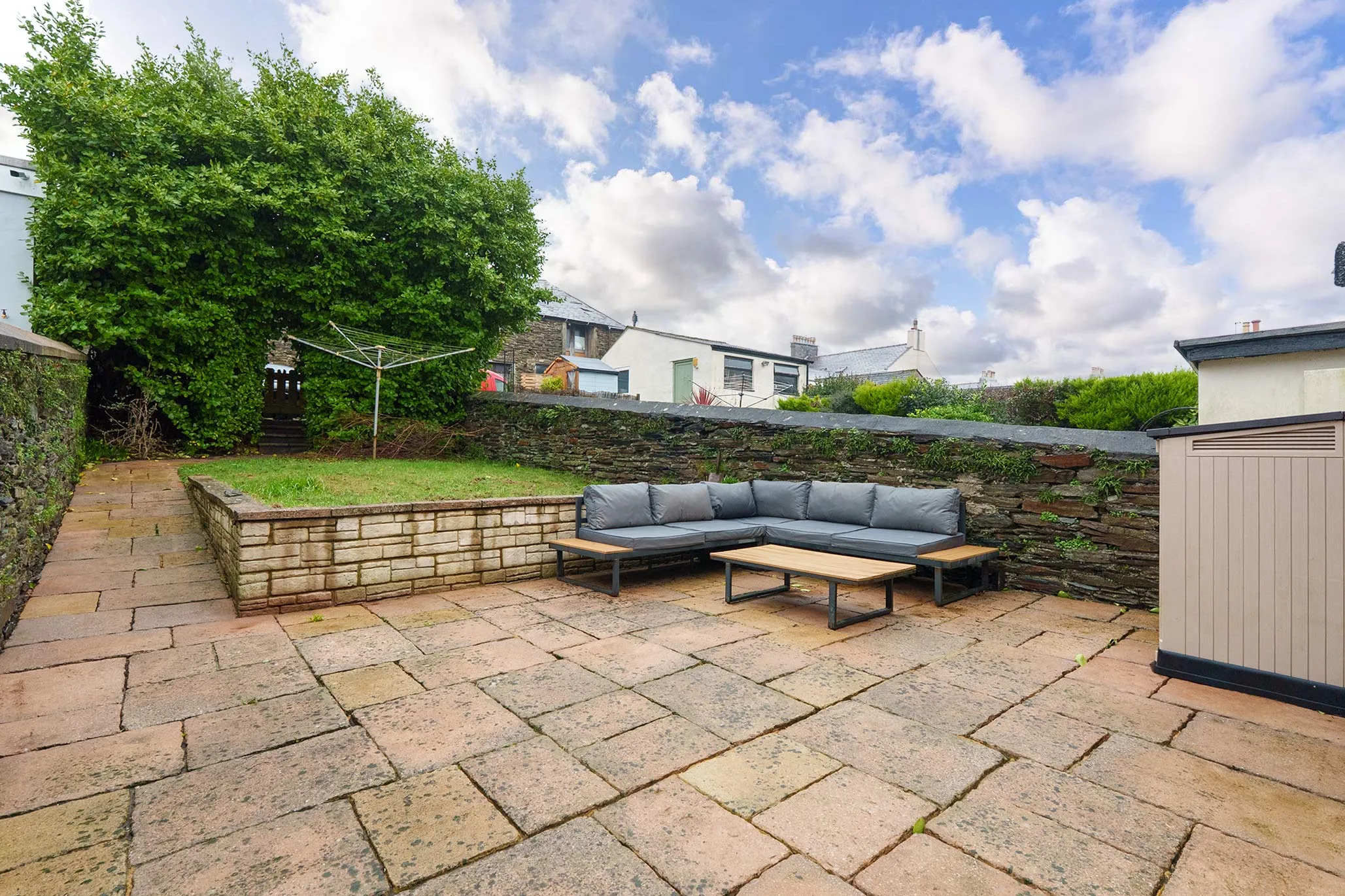 33 Governors Road, Onchan. — Photo 2 of 5