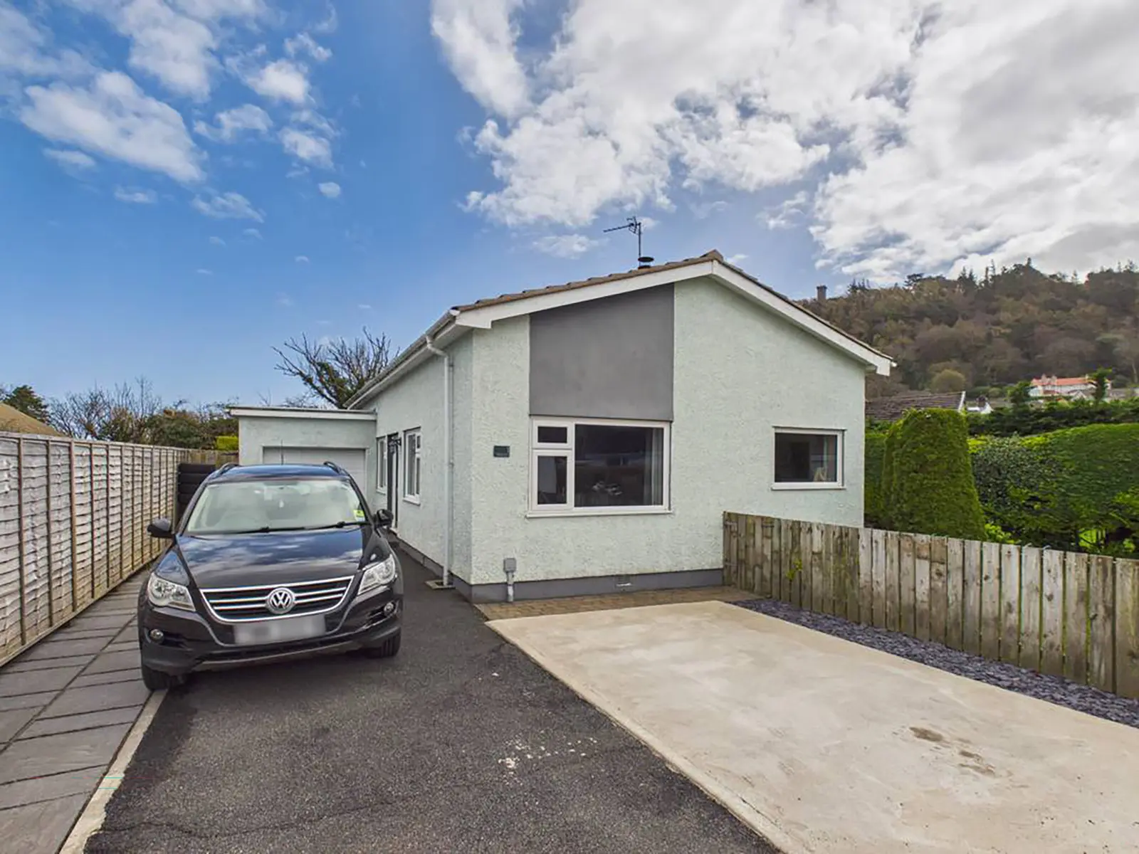1 Killeaba Mount, Ramsey, Isle Of Man, Isle Of Man, IM8 2JG. — Photo 1 of 20
