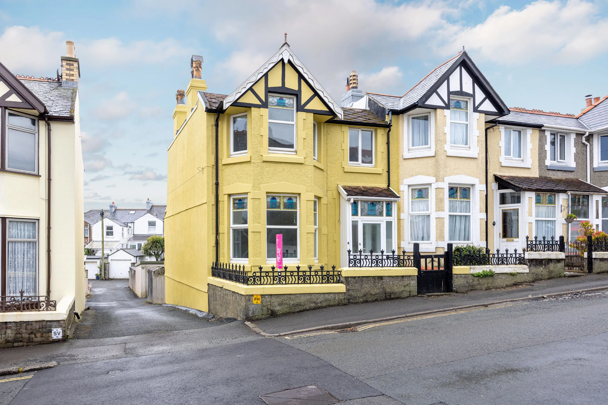 5 Falkland Drive, Onchan. — Photo 1 of 5