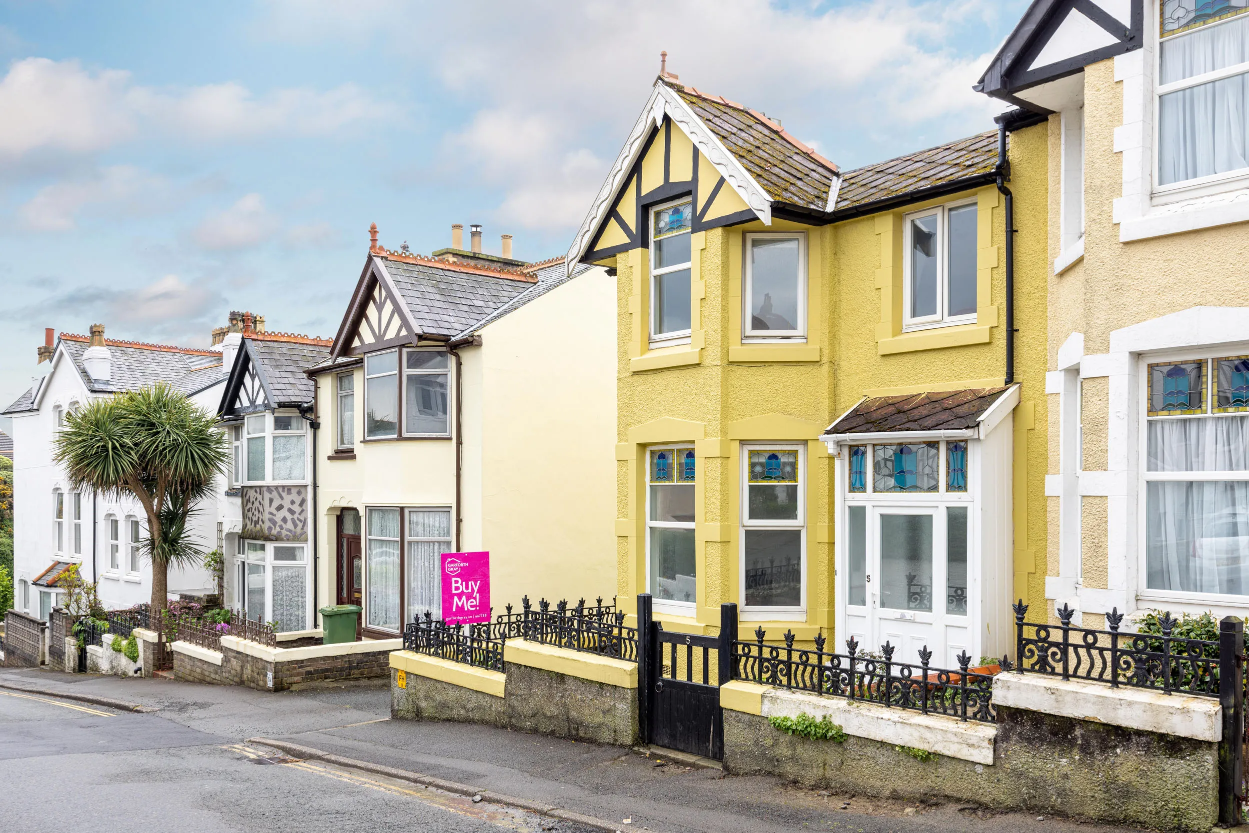 5 Falkland Drive, Onchan. — Photo 2 of 5