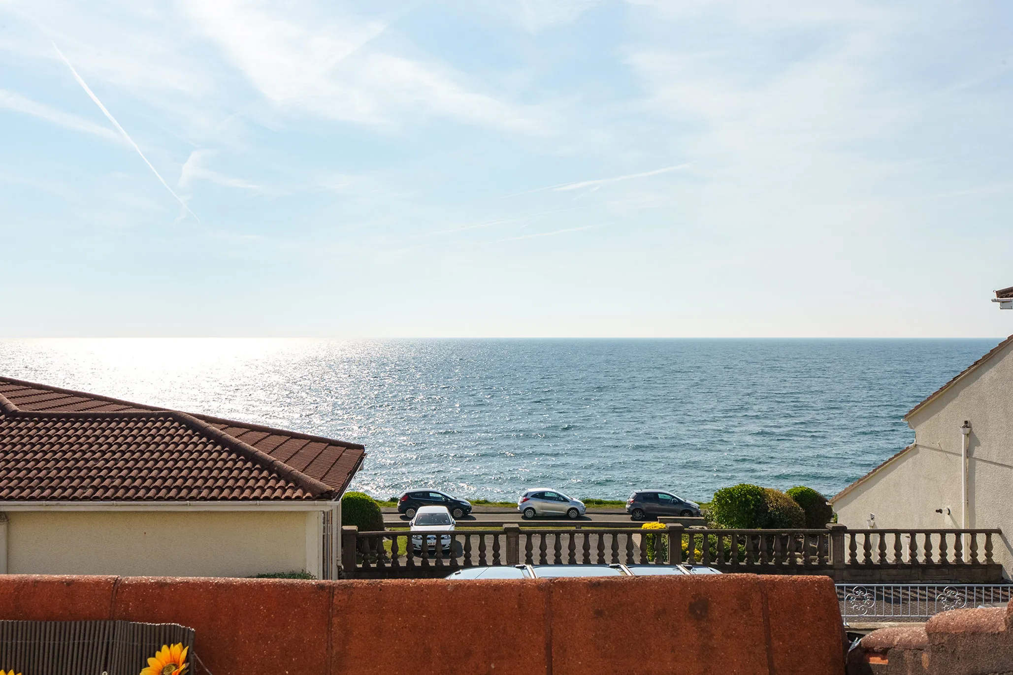 2 King Edward Bay Apartments, Sea Cliff Road, Onchan. — Photo 2 of 5