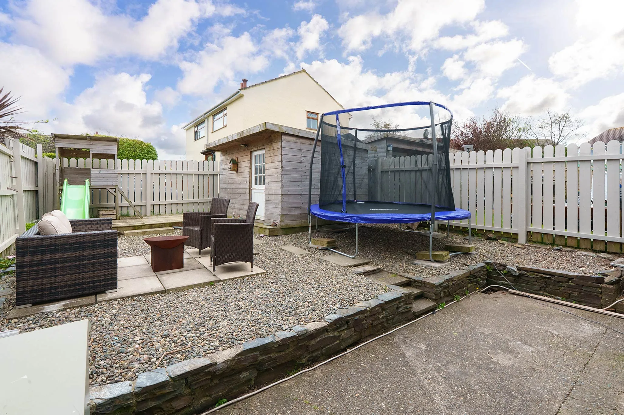 10 Corrins Way , Peel. — Photo 2 of 5