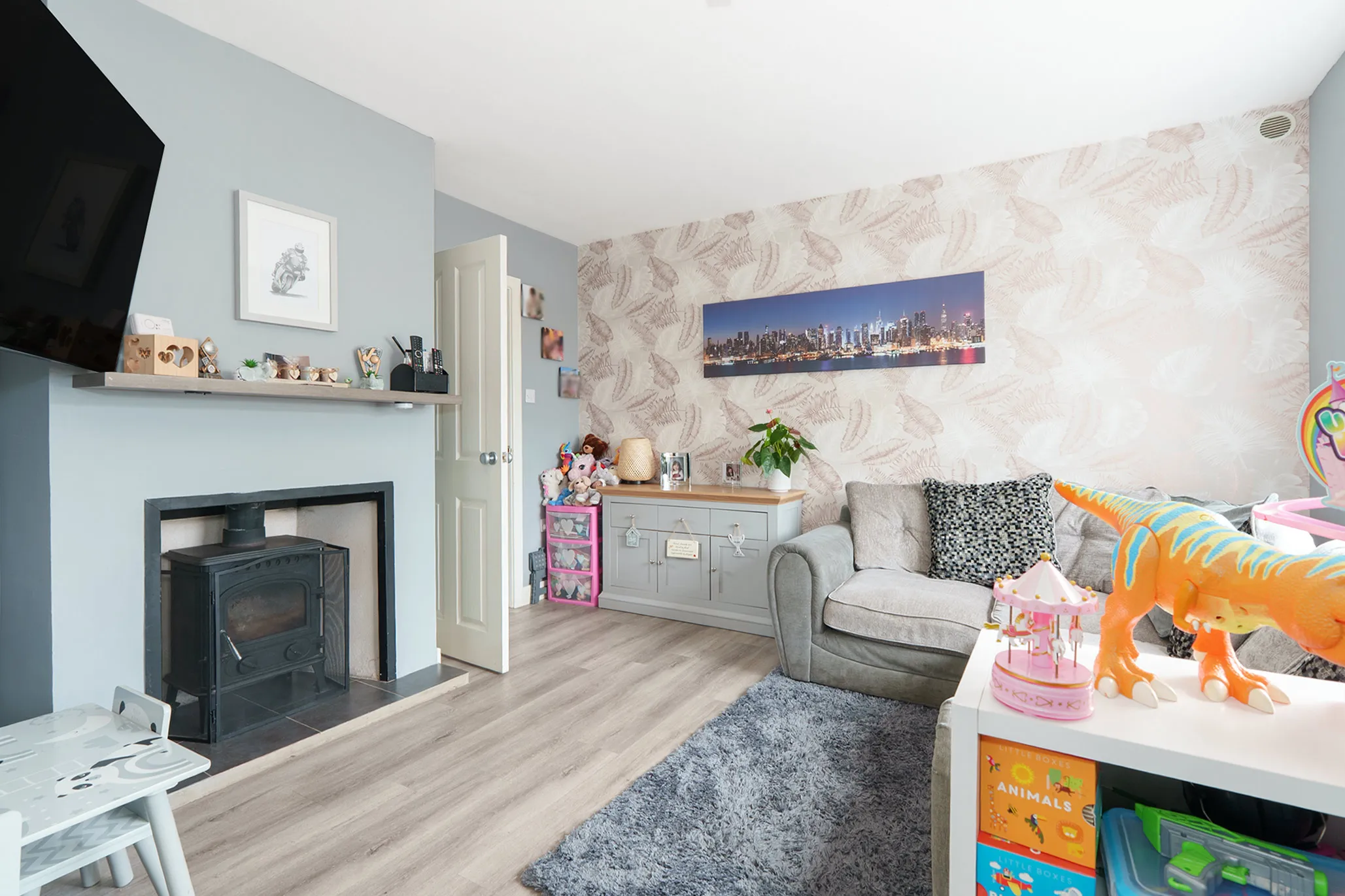 10 Corrins Way , Peel. — Photo 3 of 5