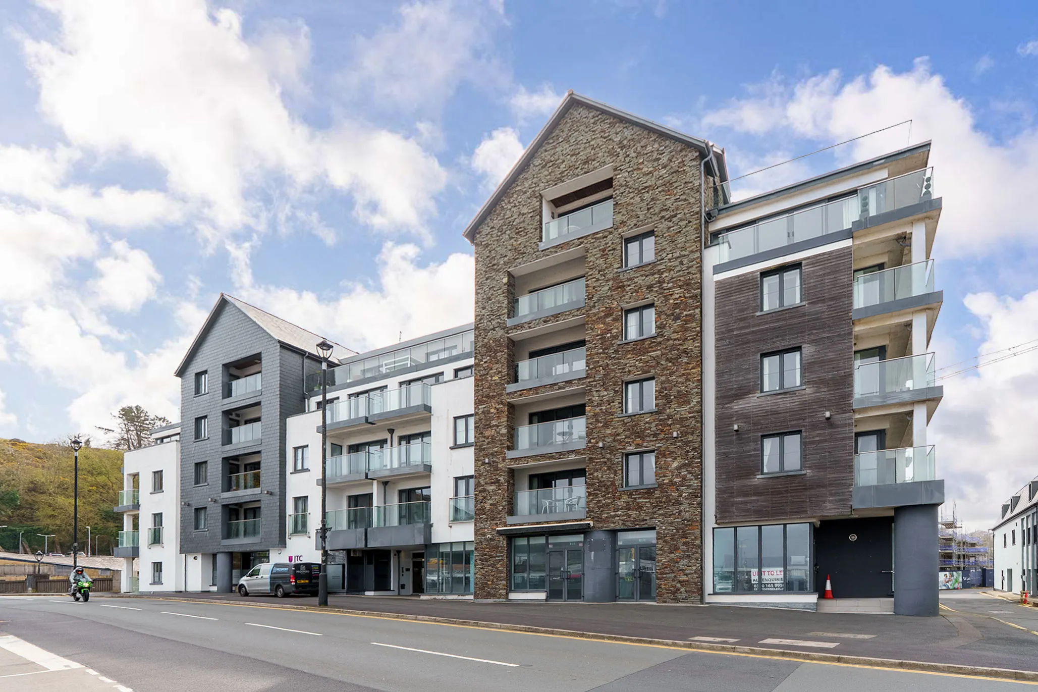17 Quay West Apartments, Bridge Road, Douglas. — Photo 1 of 5