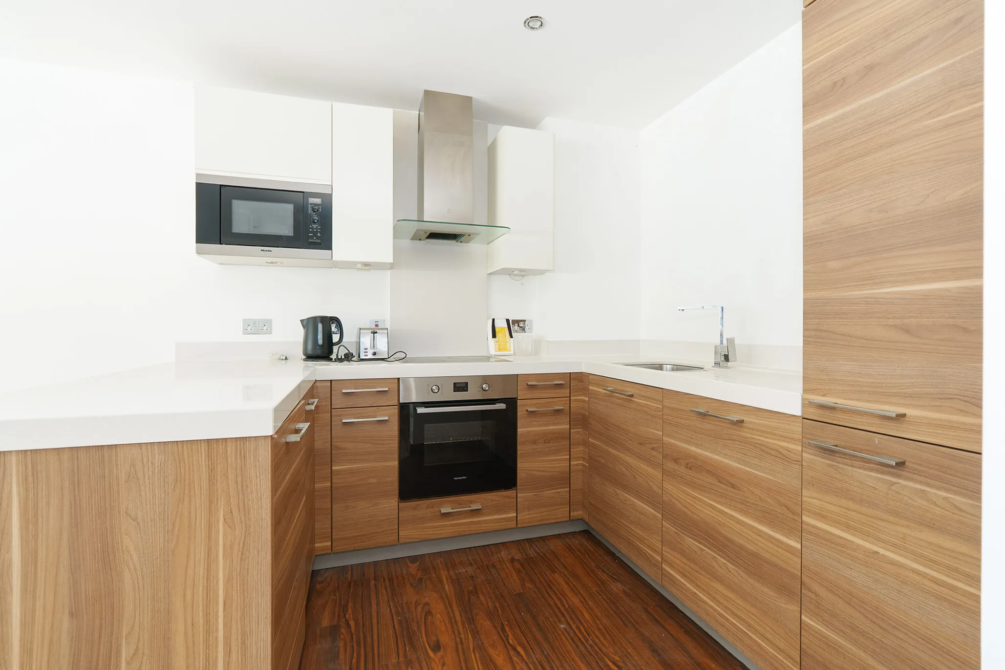 17 Quay West Apartments, Bridge Road, Douglas. — Photo 5 of 5
