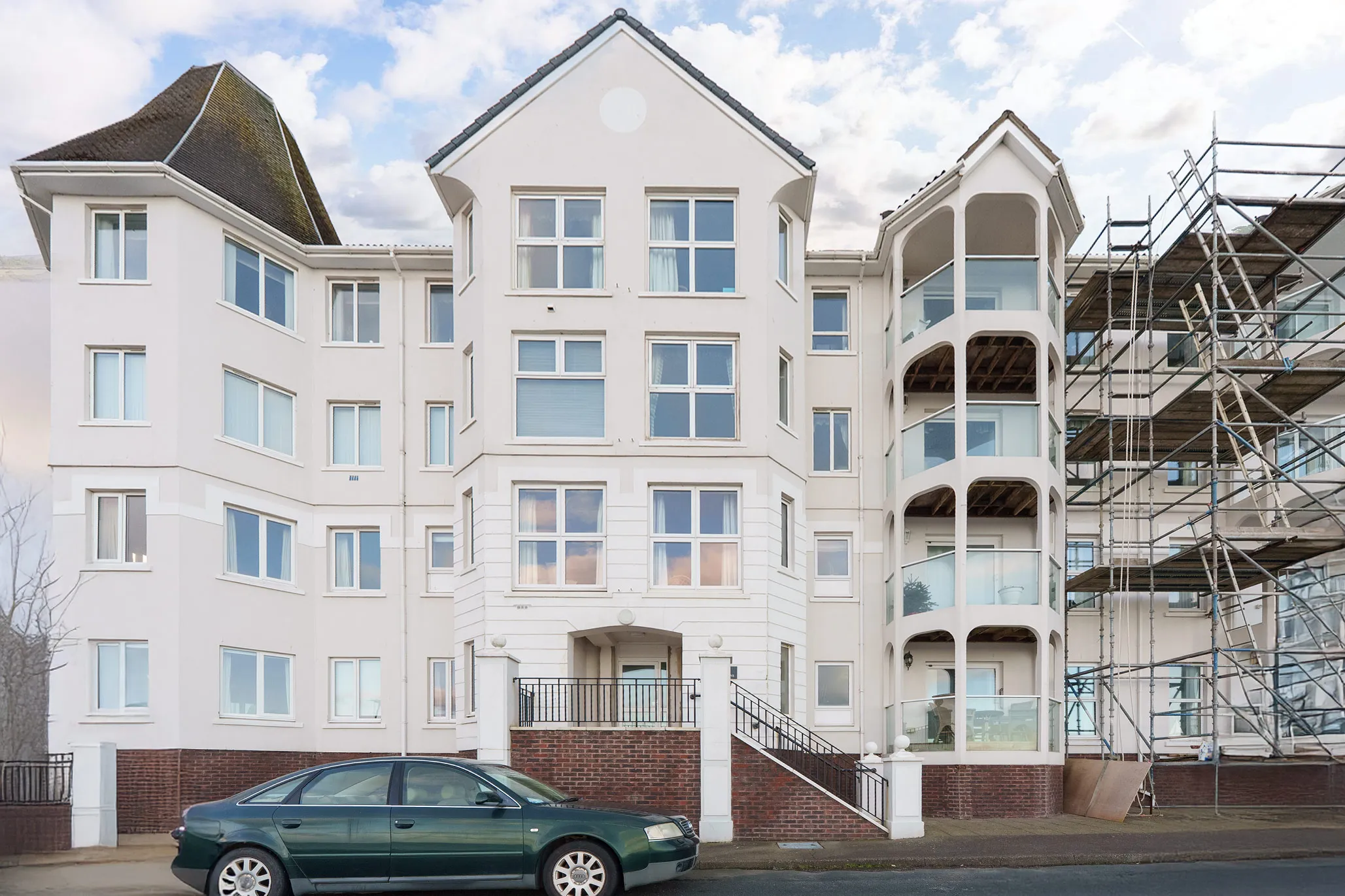 Flat 8, The Fountains, Ballure Promenade, Ramsey. — Photo 2 of 5
