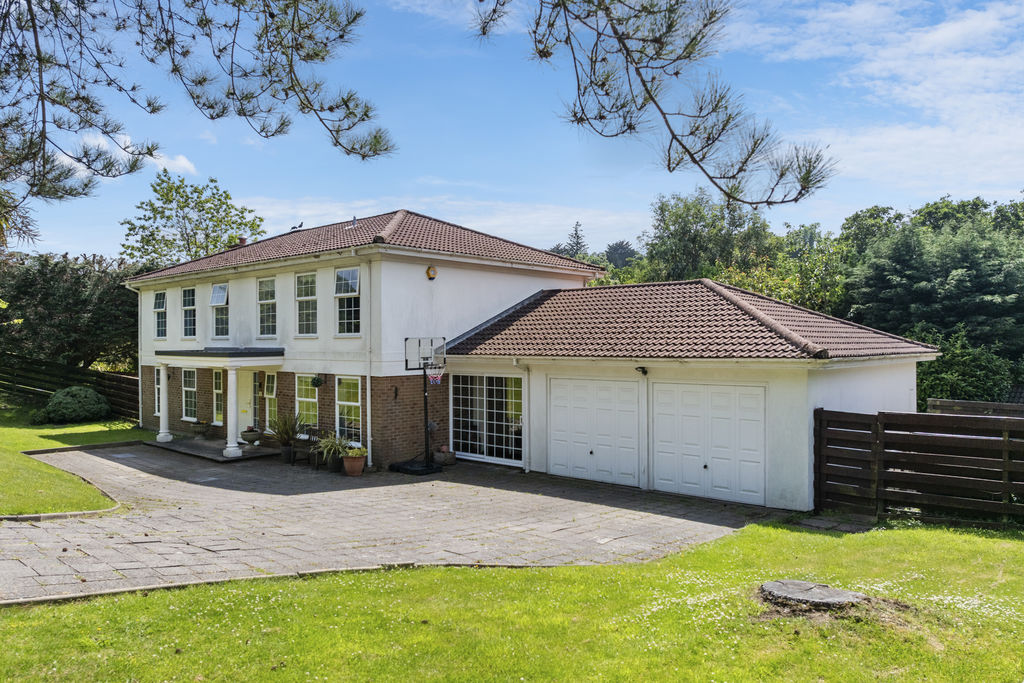 2 River Vale, Braddan IM4 4TH. — Photo 3 of 32