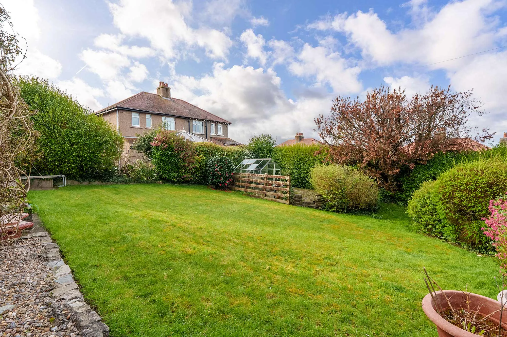 1 High View Road, Douglas. — Photo 3 of 5