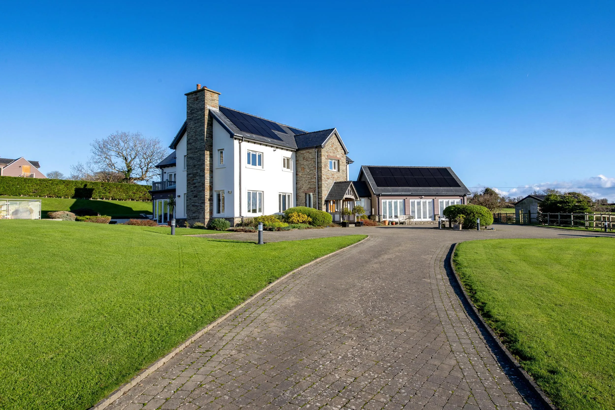 Lilleo Farmhouse, Abbeylands Estate, Abbeylands, Douglas. — Photo 1 of 5