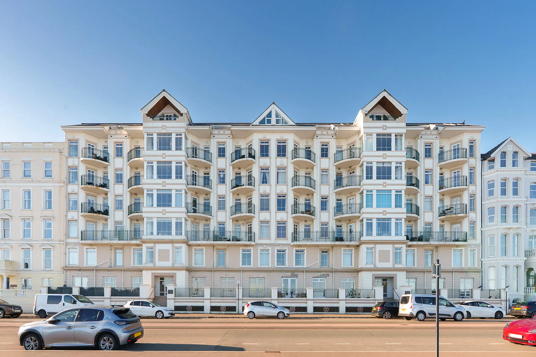60 Queens Apartments, Palace Terrace, Douglas. — Photo 1 of 5