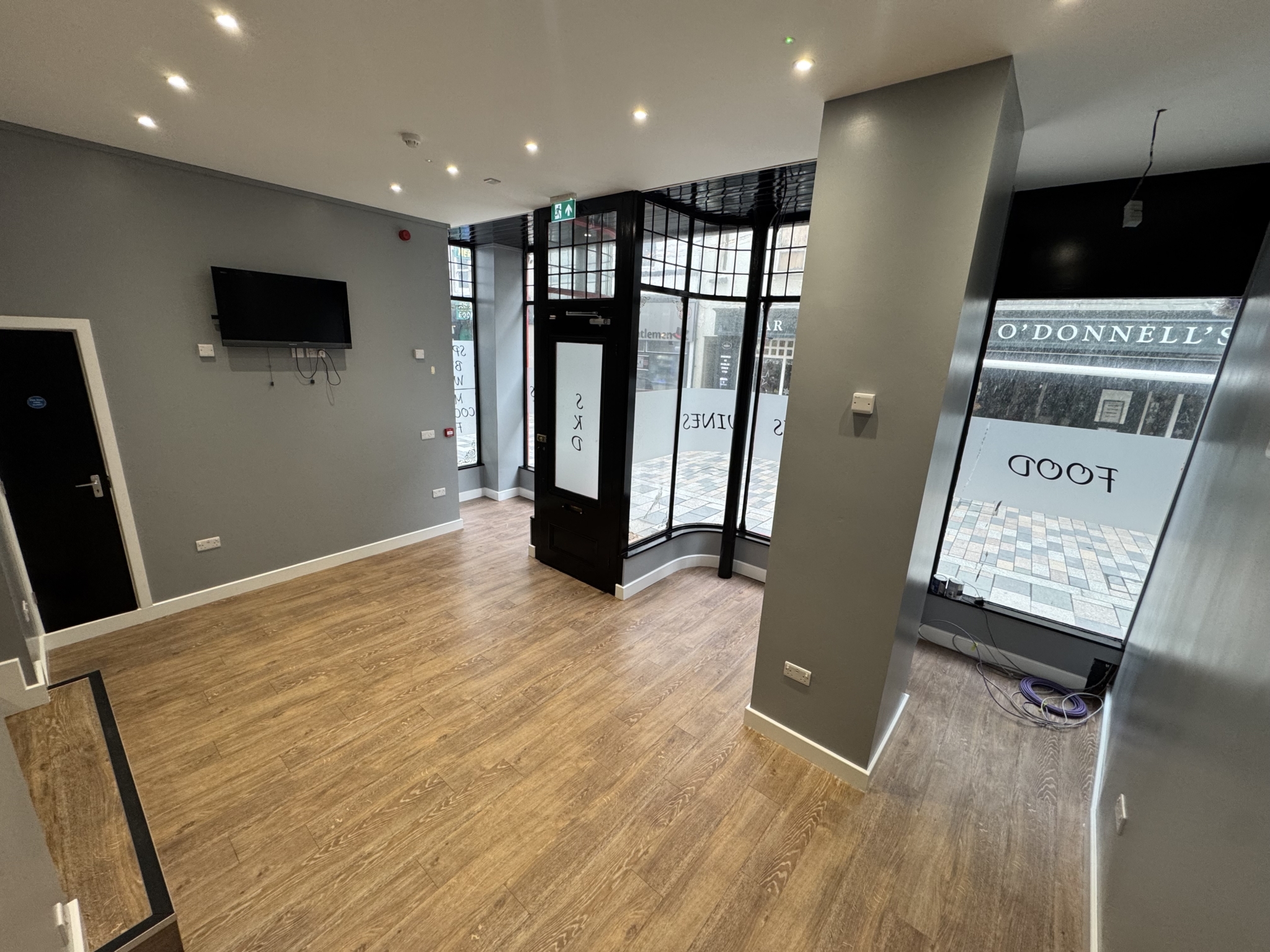 17 Castle Street, Douglas. — Photo 3 of 8