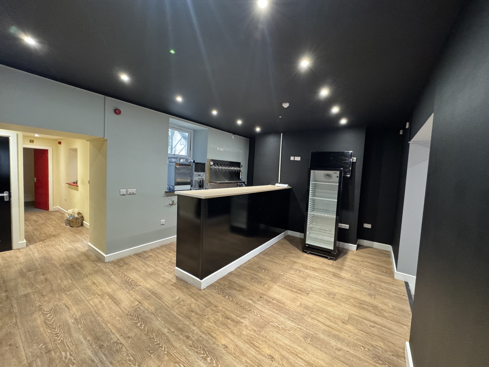 17 Castle Street, Douglas. — Photo 4 of 8