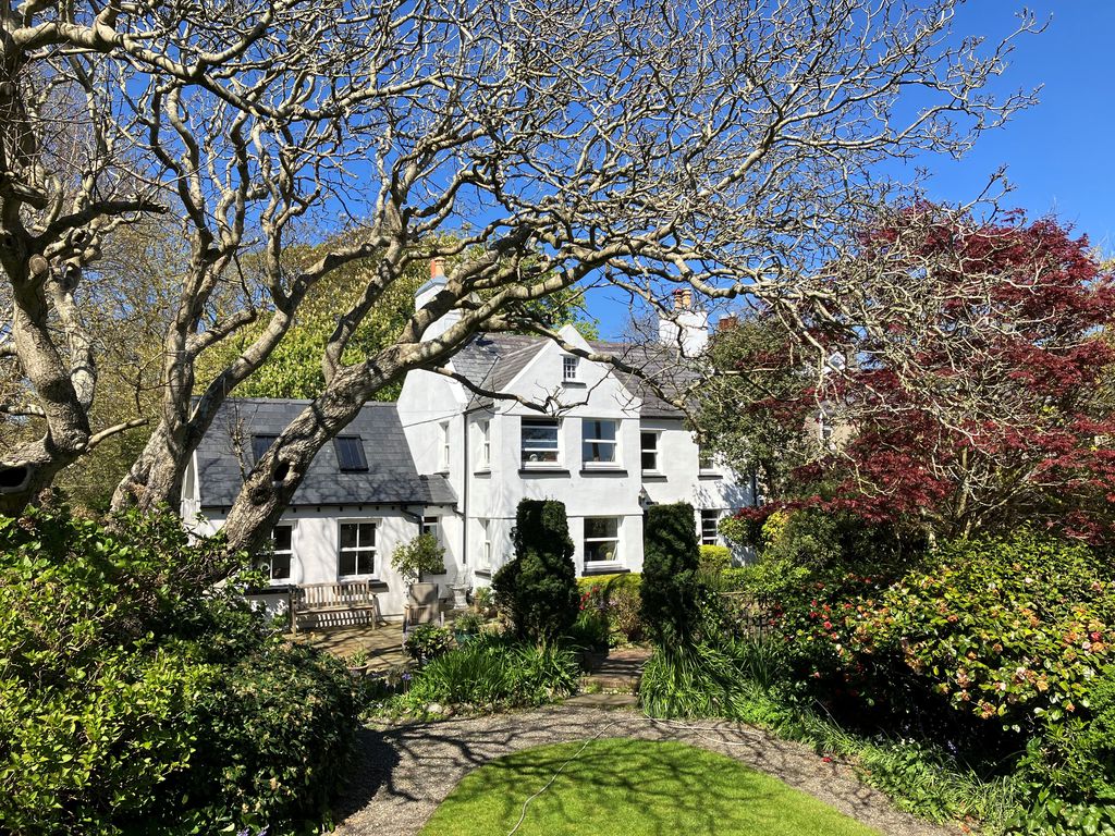 Colby Beg, Glen Road, Colby IM9 4NU. — Photo 1 of 41