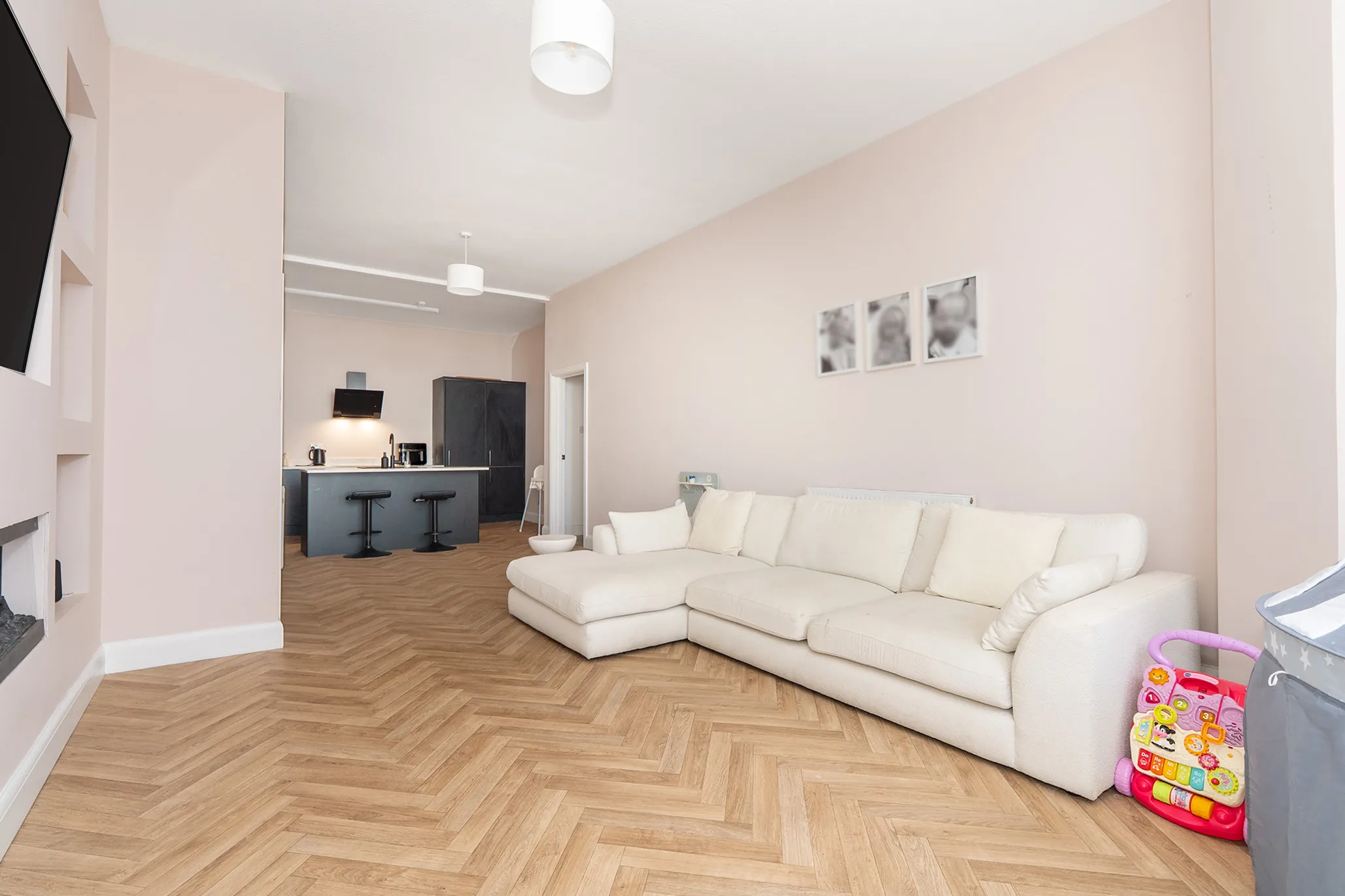 18 Antrim Apartments, Mooragh Promenade, Ramsey. — Photo 5 of 5