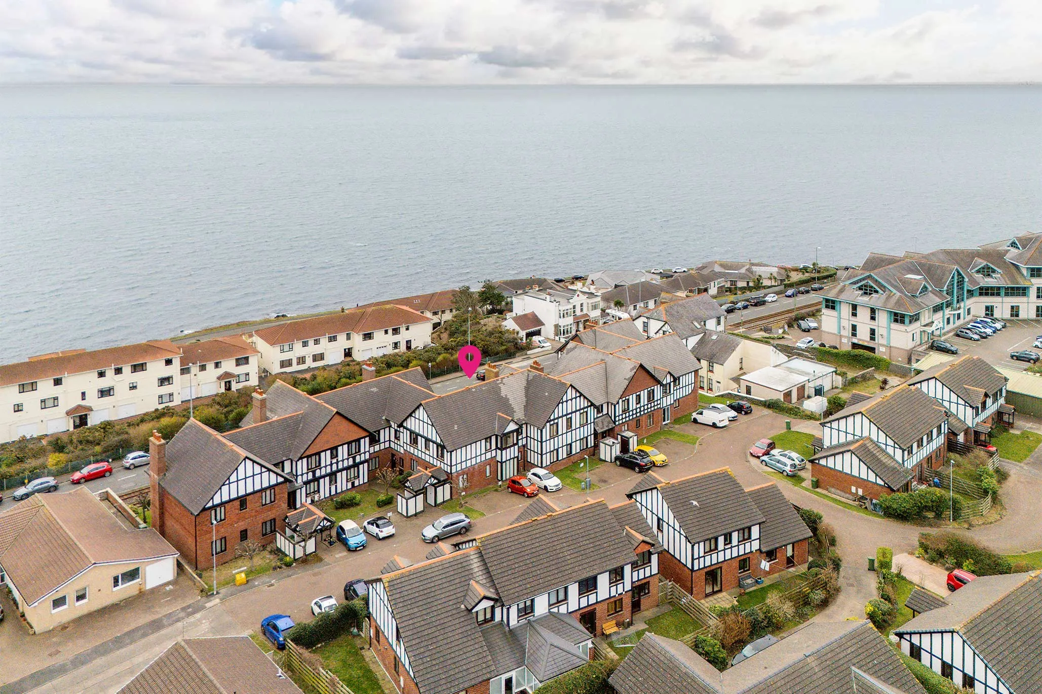 10 Douglas Bay Apartments, King Edward Close, Onchan, Douglas. — Photo 3 of 5