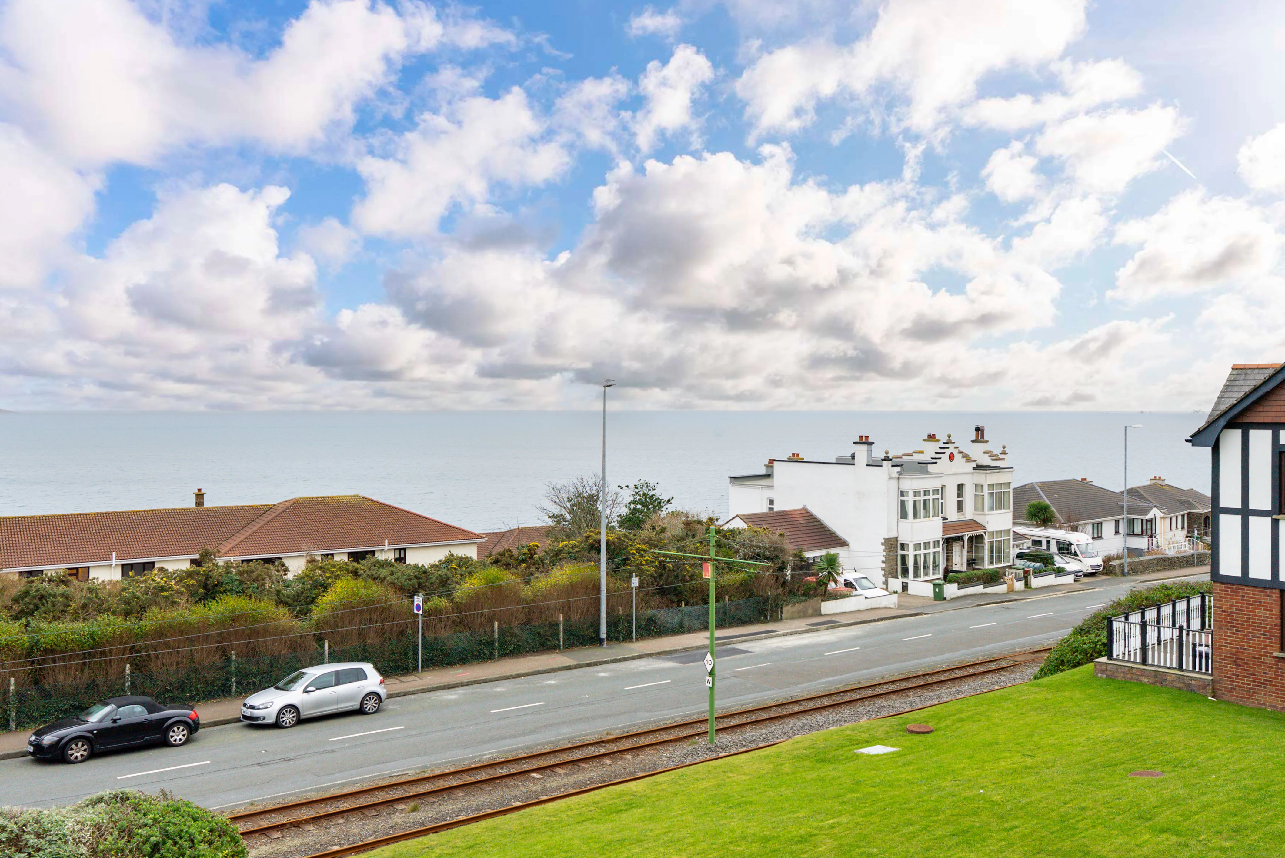 10 Douglas Bay Apartments, King Edward Close, Onchan, Douglas. — Photo 5 of 5
