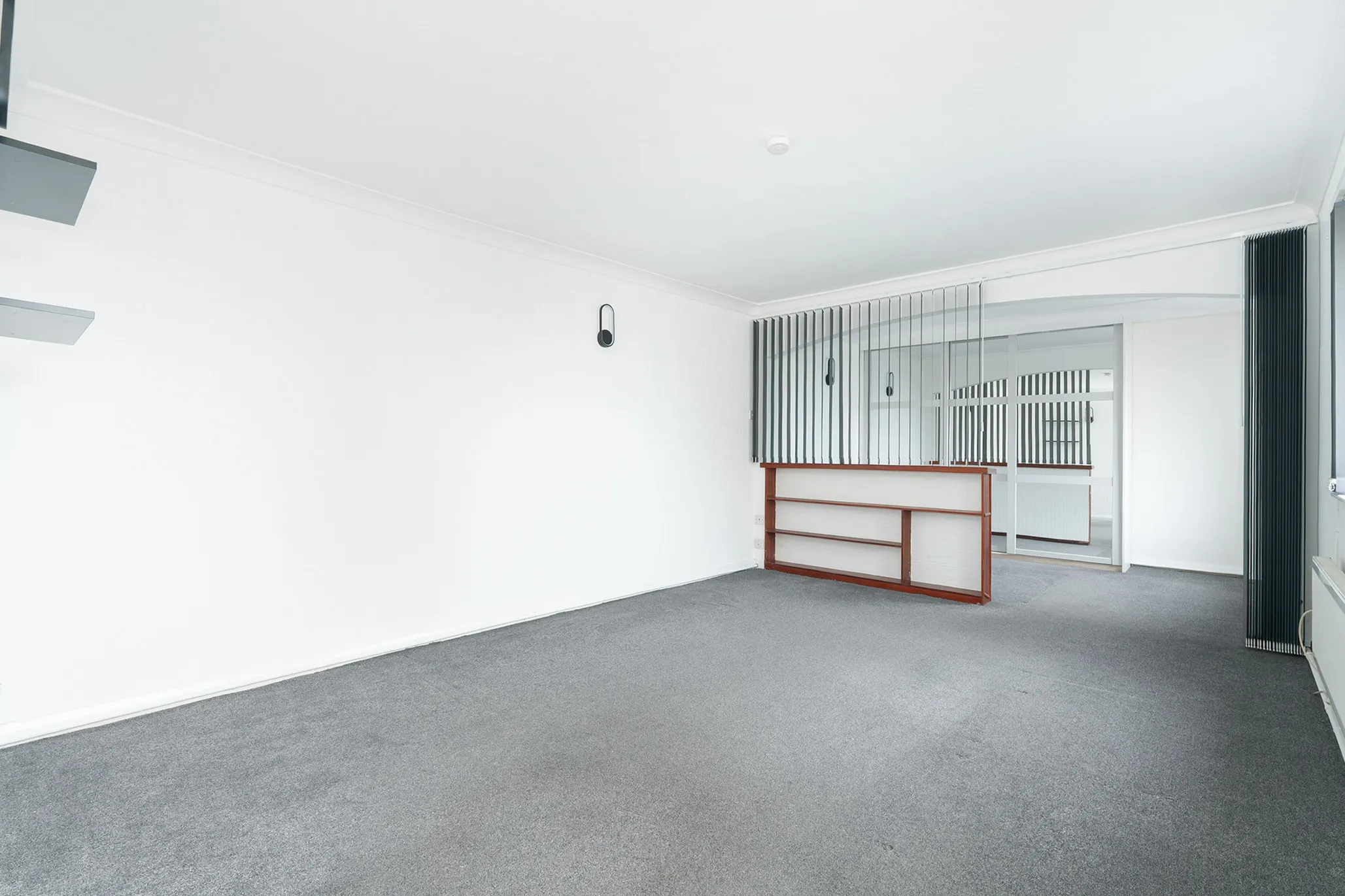 215 Queens Court, Ramsey. — Photo 4 of 5