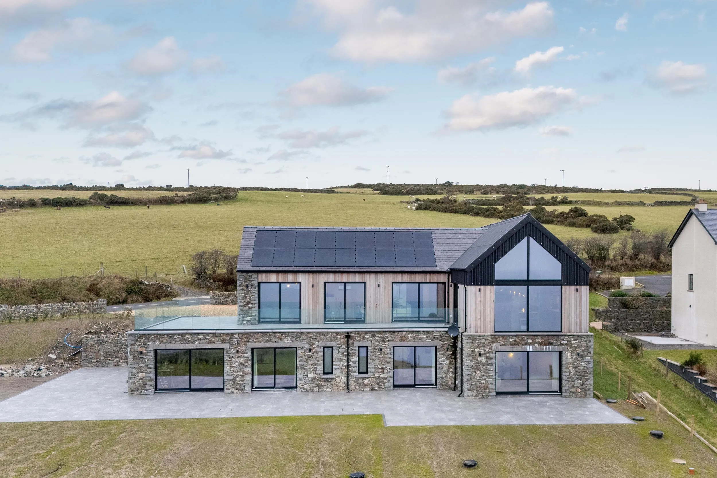 Old Ballaragh Barn, Ballaragh Road, Laxey. — Photo 2 of 5