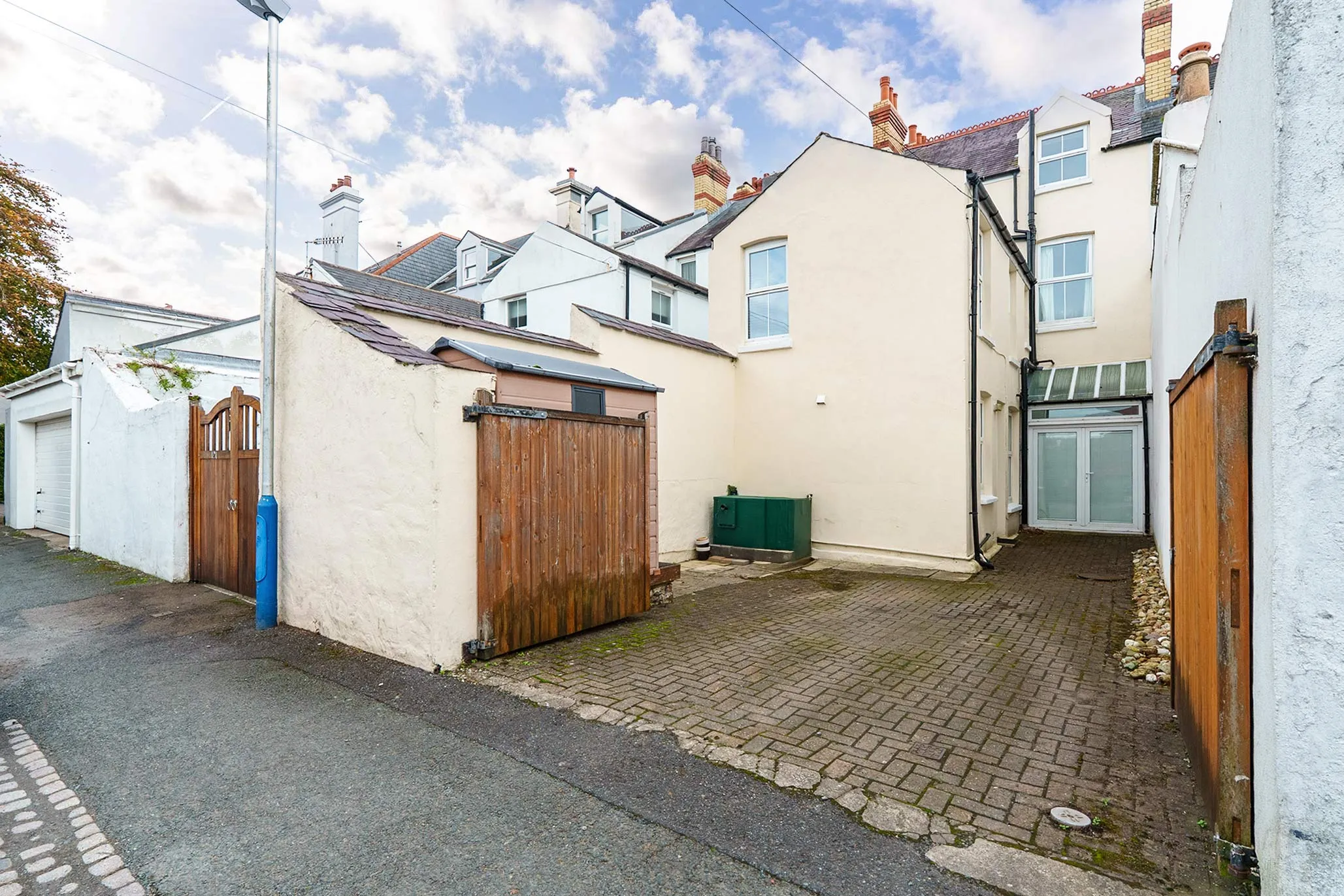 119 Woodbourne Road, Douglas. — Photo 2 of 5