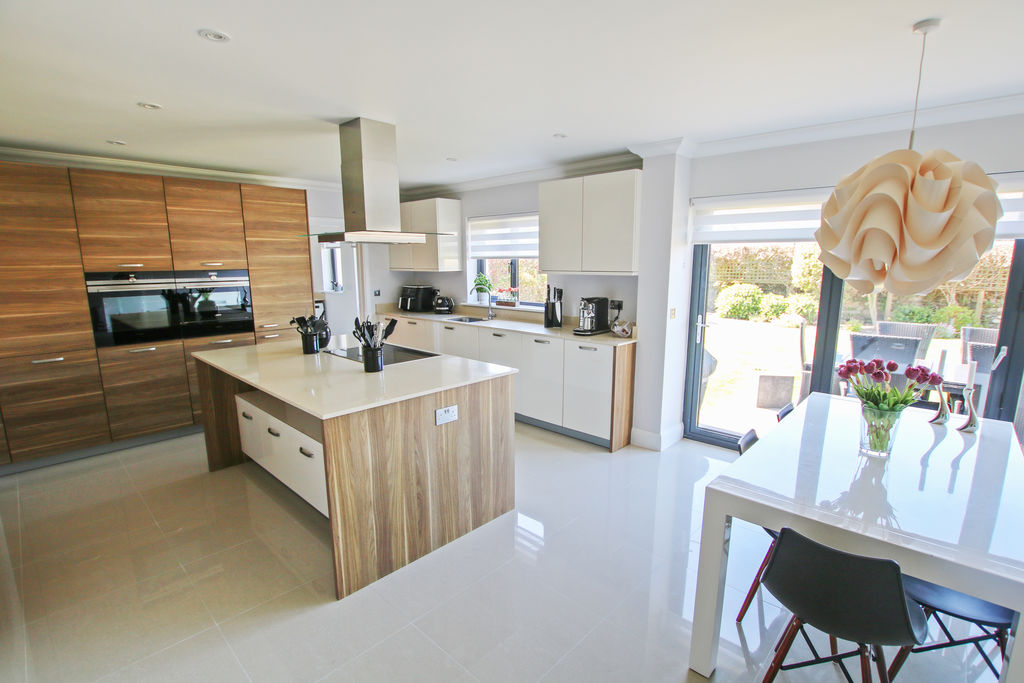 5 Ballakilley Road, Ballakilley, Port Erin IM9 5NN. — Photo 4 of 32