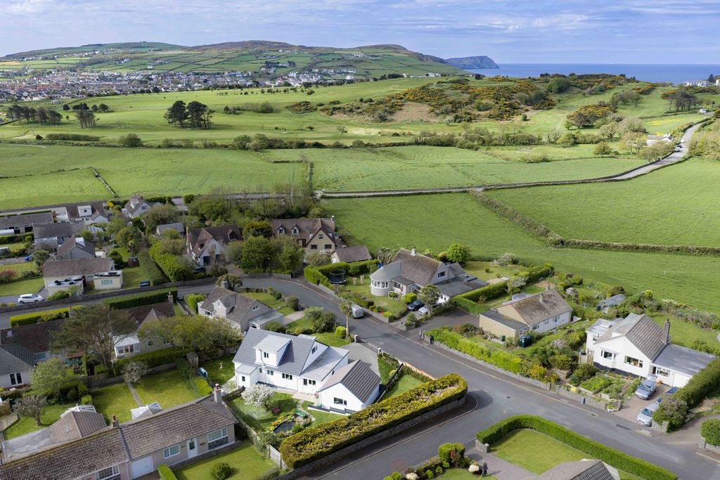 Greenmount, 15 Ballagale Avenue Surby, Port Erin IM9 6QN. — Photo 2 of 30