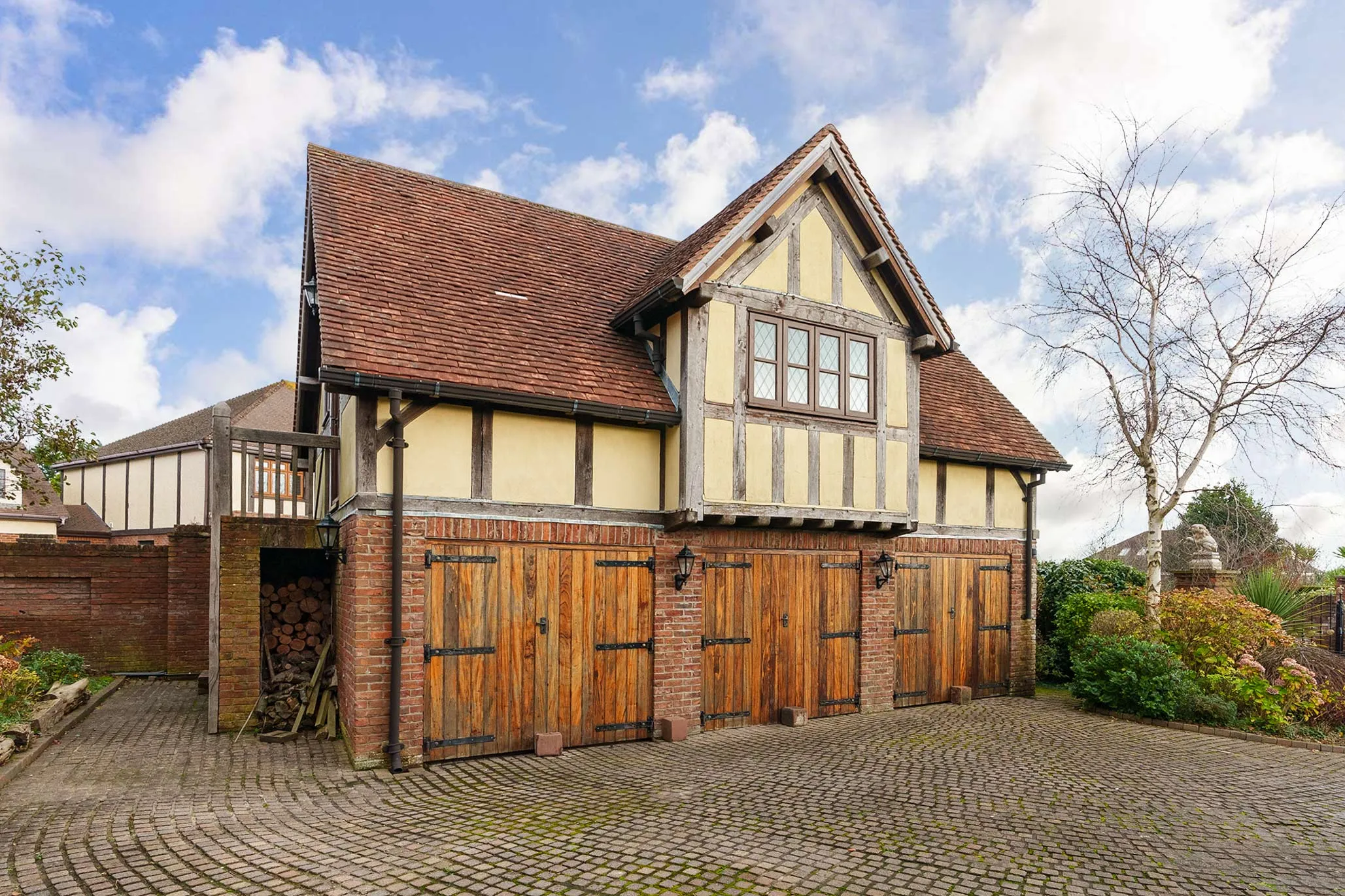 Sleepy Oaks, 9 Lucerne Court, Douglas. — Photo 3 of 5