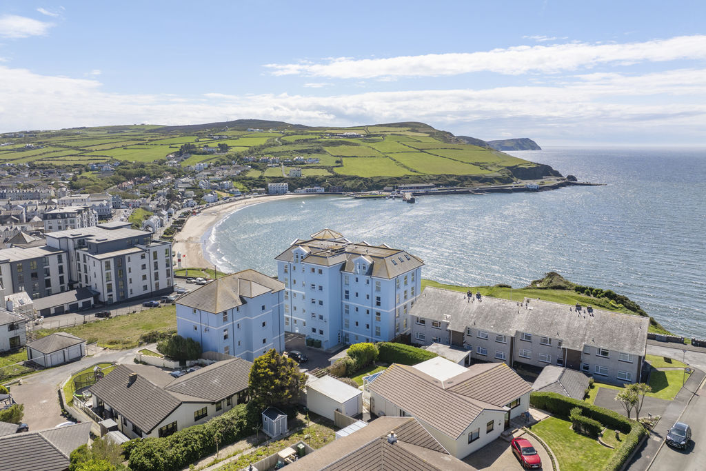11 Imperial Heights, The Promenade, Port Erin IM9 6LH. — Photo 2 of 33