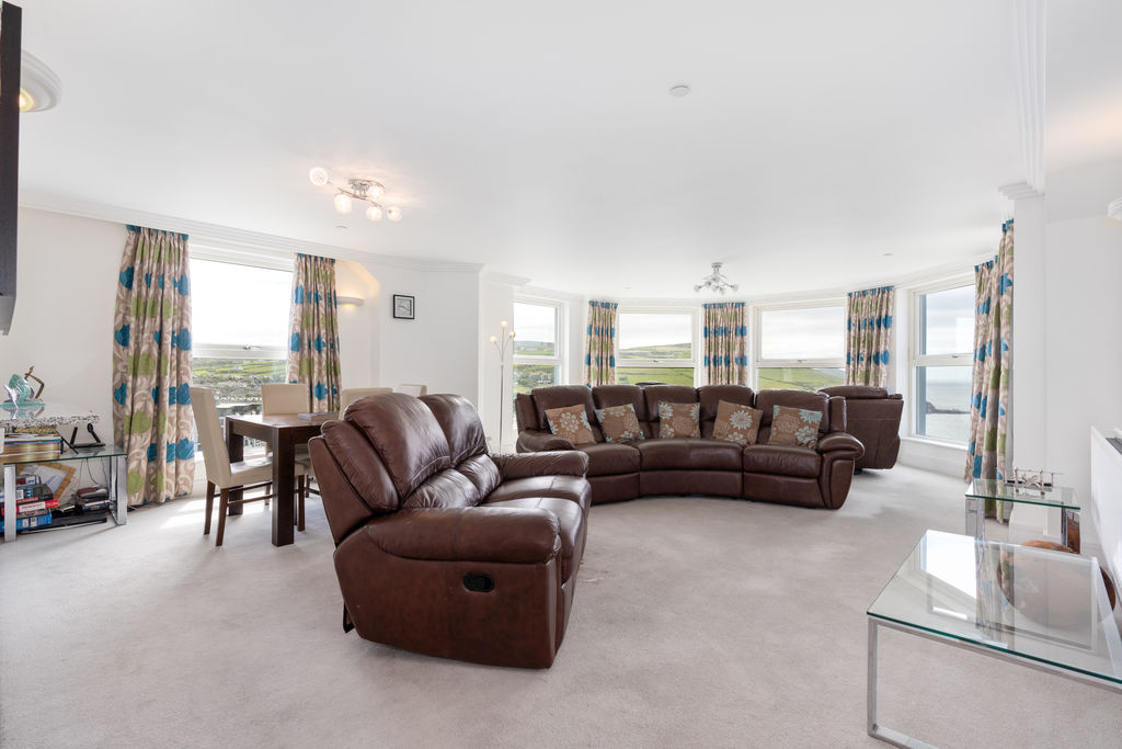 11 Imperial Heights, The Promenade, Port Erin IM9 6LH. — Photo 4 of 33
