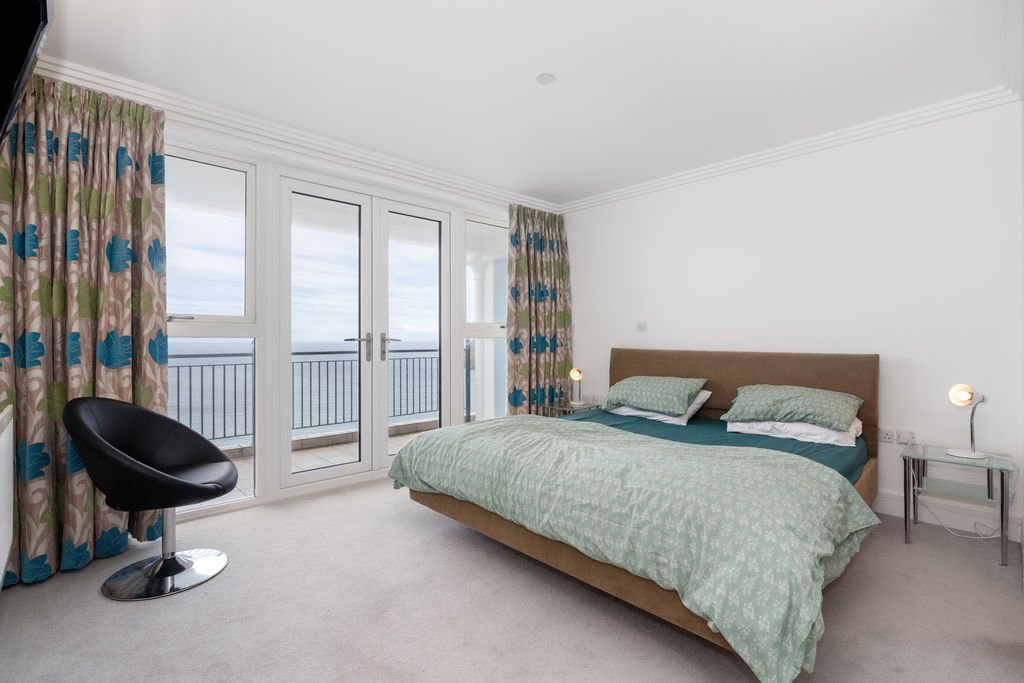 11 Imperial Heights, The Promenade, Port Erin IM9 6LH. — Photo 5 of 33