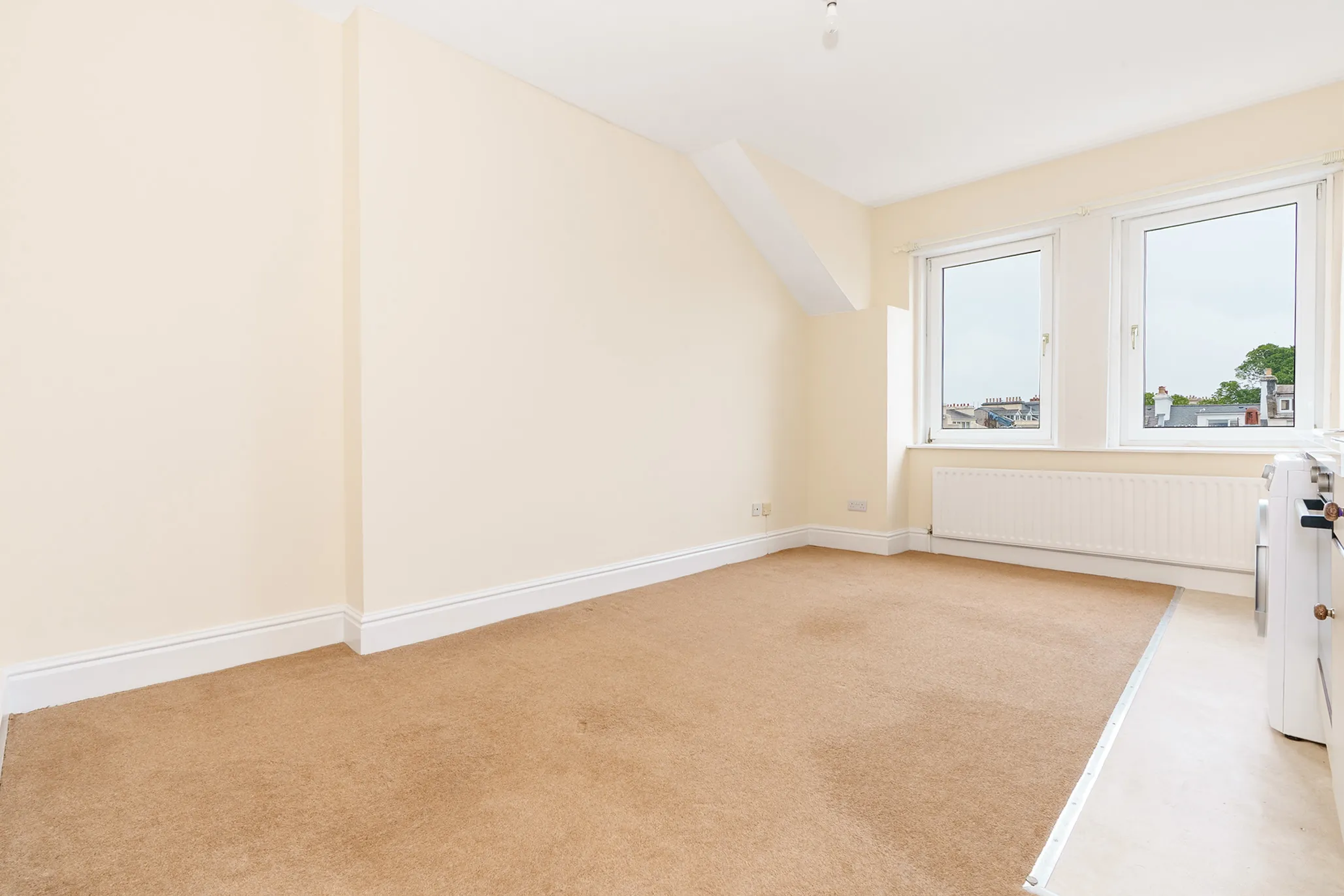 Flat 4, 12 Derby Road, Douglas. — Photo 2 of 5