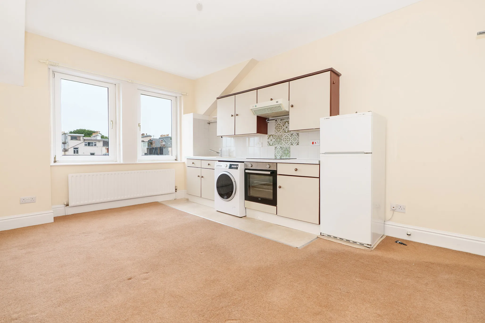 Flat 4, 12 Derby Road, Douglas. — Photo 3 of 5