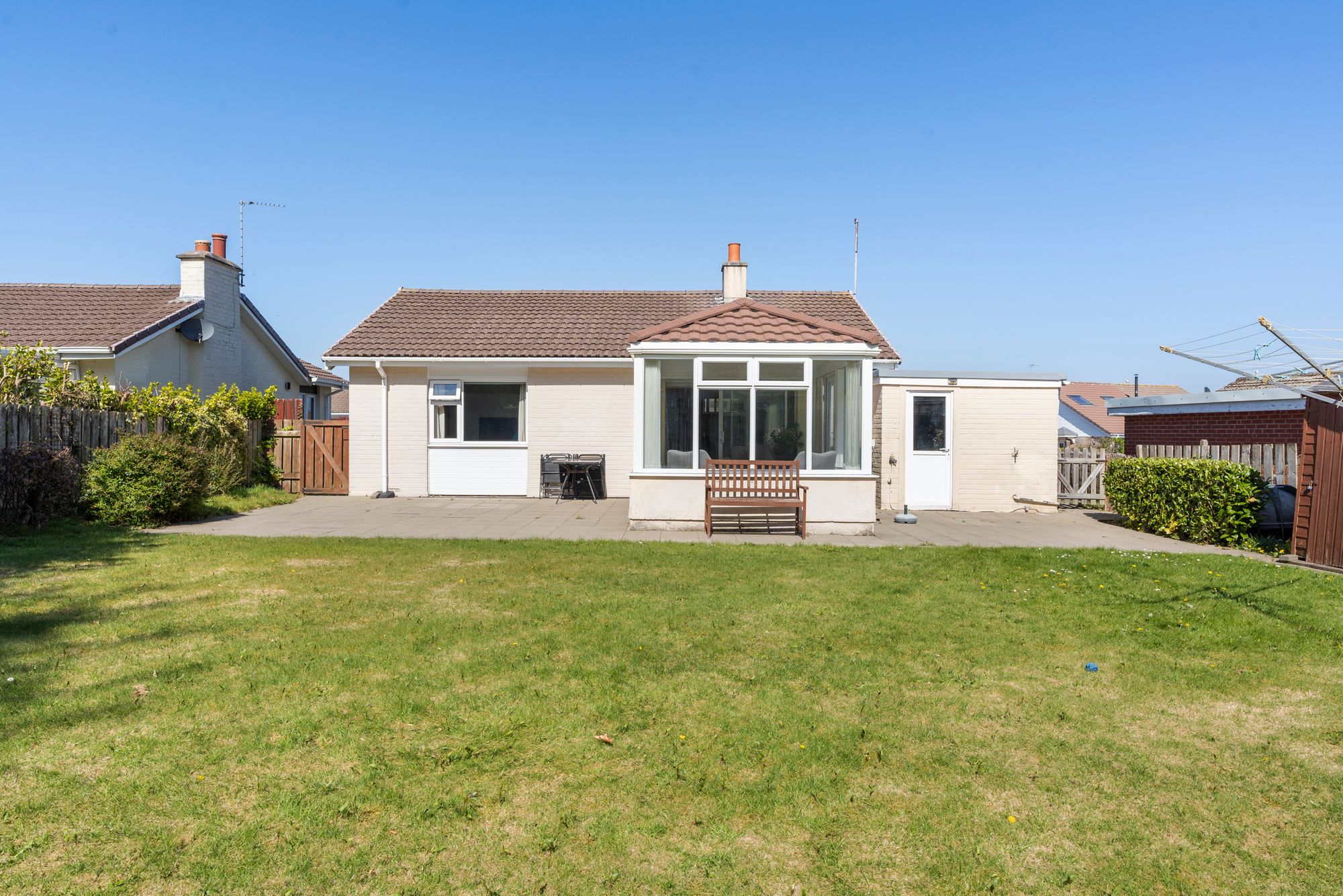 2 bed detached bungalow for sale in 14 Lezayre Park Ramsey. — Photo 3 of 3