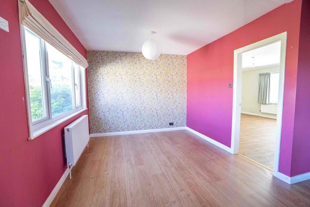 2 Homefield Park, Ballasalla IM9 2EL. — Photo 3 of 36