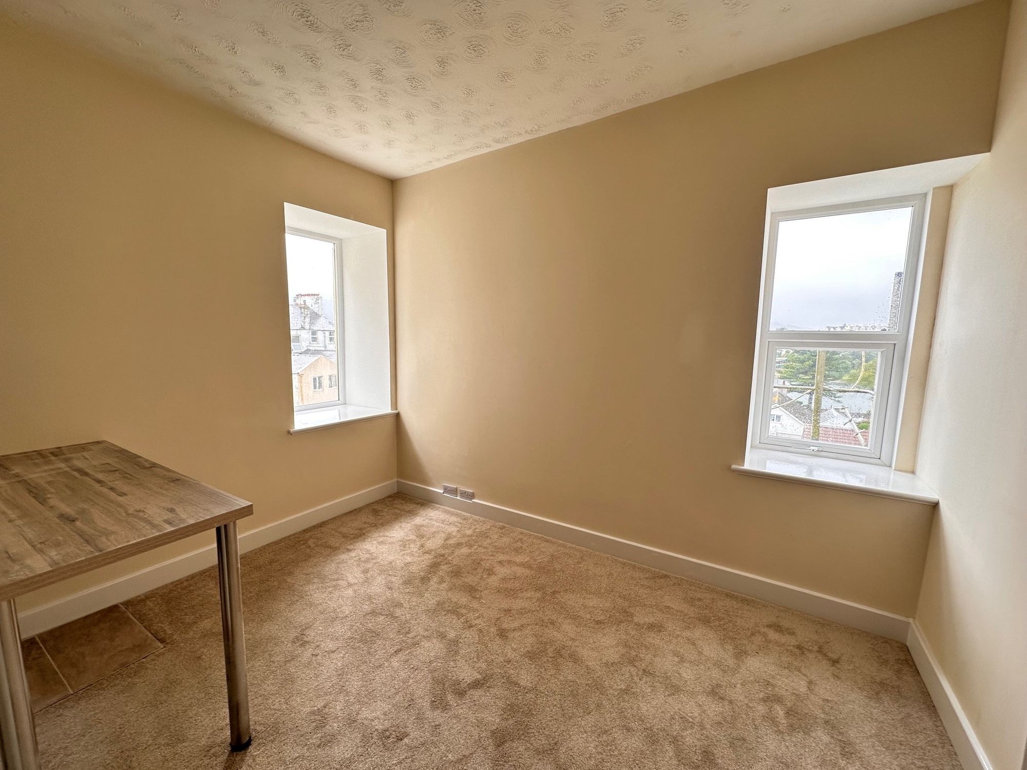 1 bed flat for sale in Mooragh Promenade, Ramsey, IM8. — Photo 2 of 3
