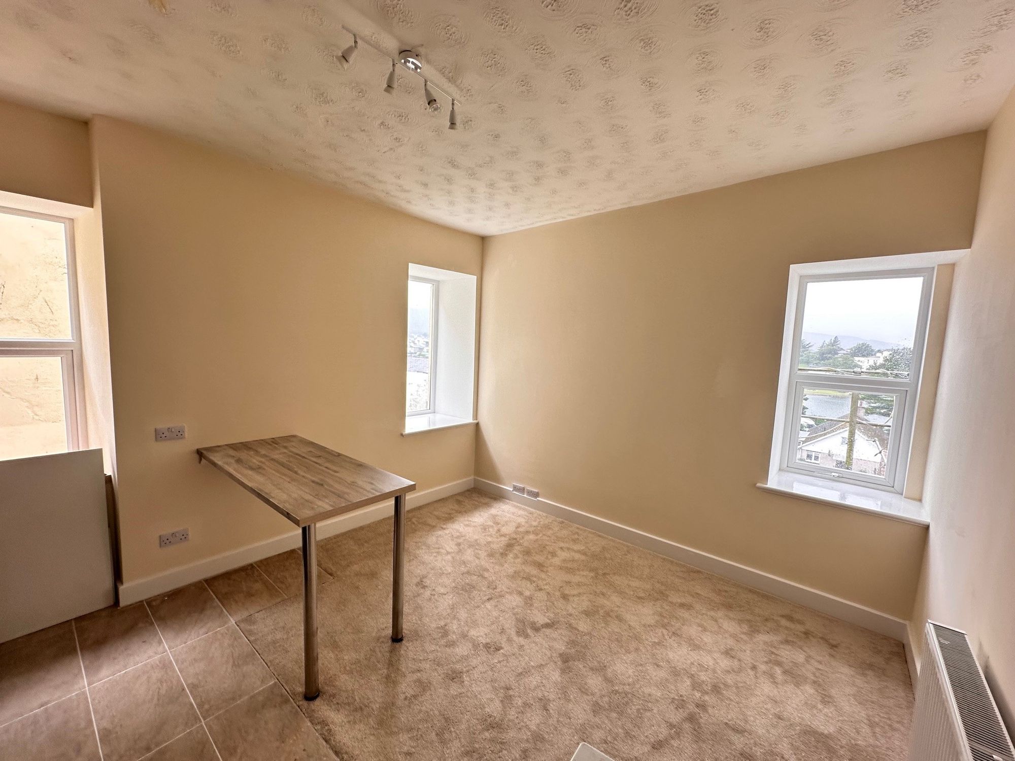 1 bed flat for sale in Mooragh Promenade, Ramsey, IM8. — Photo 3 of 3