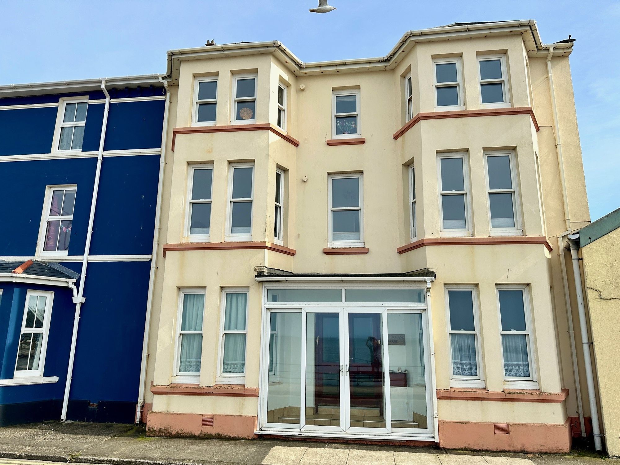 4 bed apartment for sale in Marine Parade, Peel, IM5. — Photo 1 of 3
