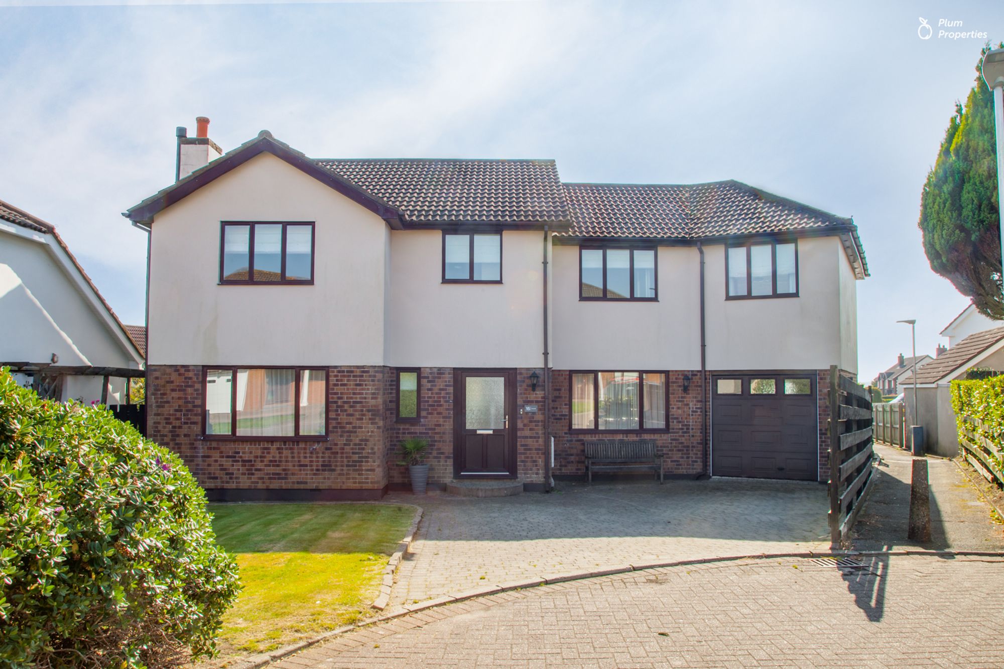 5 bed detached house for sale in Hilltop Rise, Douglas, IM2. — Photo 1 of 3
