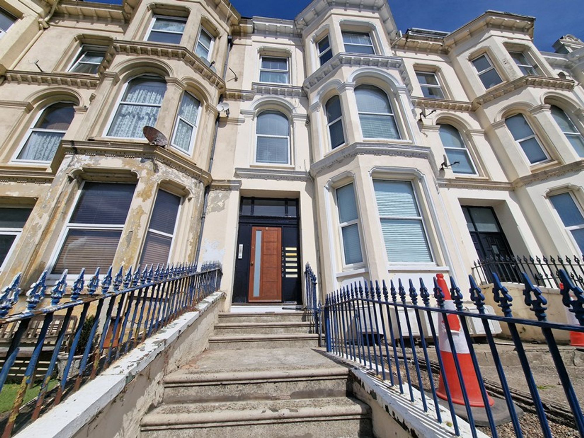 1 bed apartment for sale in Belmont Terrace, Douglas, IM1. — Photo 1 of 3