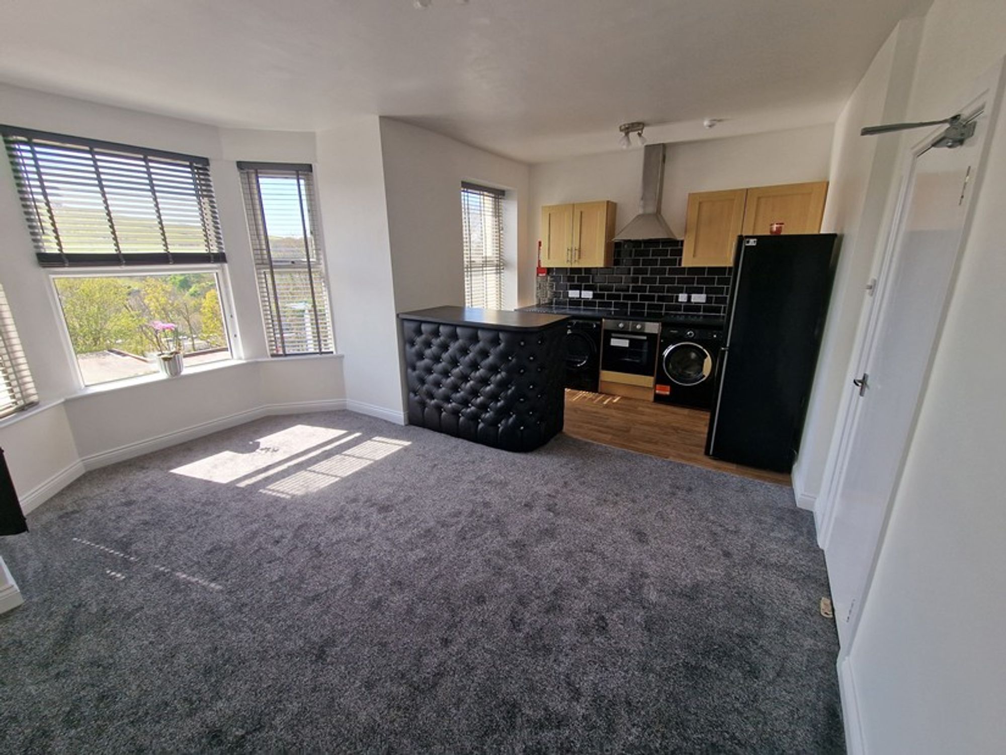 1 bed apartment for sale in Belmont Terrace, Douglas, IM1. — Photo 2 of 3