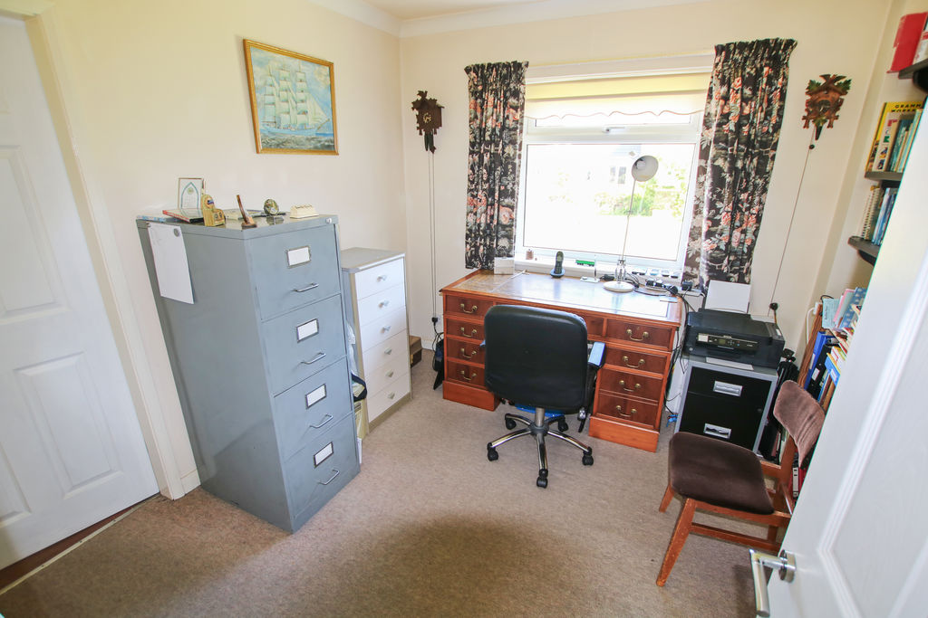 37 Droghadfayle Road, Port Erin IM9 6EN. — Photo 3 of 50